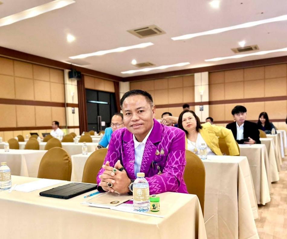 วันพุธ ที่ 27 สิงหาคม 2568 เวลา 08.30 น.  นายกเก่ง วิทยา ภารจรัส นายกเทศมนตรีตำบลบึงโขงหลง เข้าร่วมประชุมเชิงปฏิบัติการ “ต้นแบบการขับเคลื่อนแผน พัฒนาฯ ฉบับที่ 13” ในระดับนโยบายและระดับพื้นที่ ด้วยวิทยาศาสตร์ วิจัยและนวัตกรรม (ววน.) กรณีศึกษาพื้นที่จังหวัดบึงกาฬ ณ ห้องประชุมสิรินธารา 2 โรงแรม The one จังหวัดบึงกาฬ