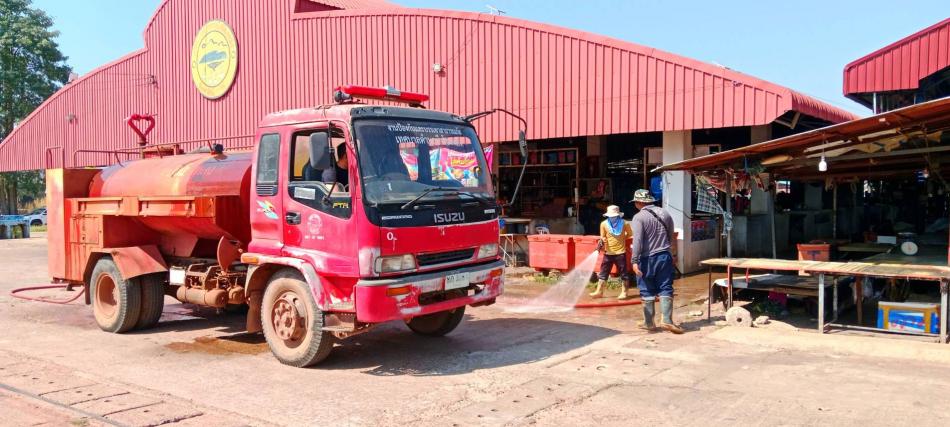 วันจันทร์ที่ ๑๖ กุมภาพันธ์ ๒๕๖๙ กองสาธารณสุขและสิ่งแวดล้อม ร่วมกับ งานป้องกันและบรรเทาสาธารณภัย เทศบาลตำบลบึงโขงหลง ลงพื้นที่ดำเนินการฉีดล้างทำความสะอาดตลาดสดเทศบาลตำบลบึงโขงหลง เพื่อความสะอาด ถูกสุขลักษณะ และความปลอดภัยของผู้บริโภคในพื้นที่