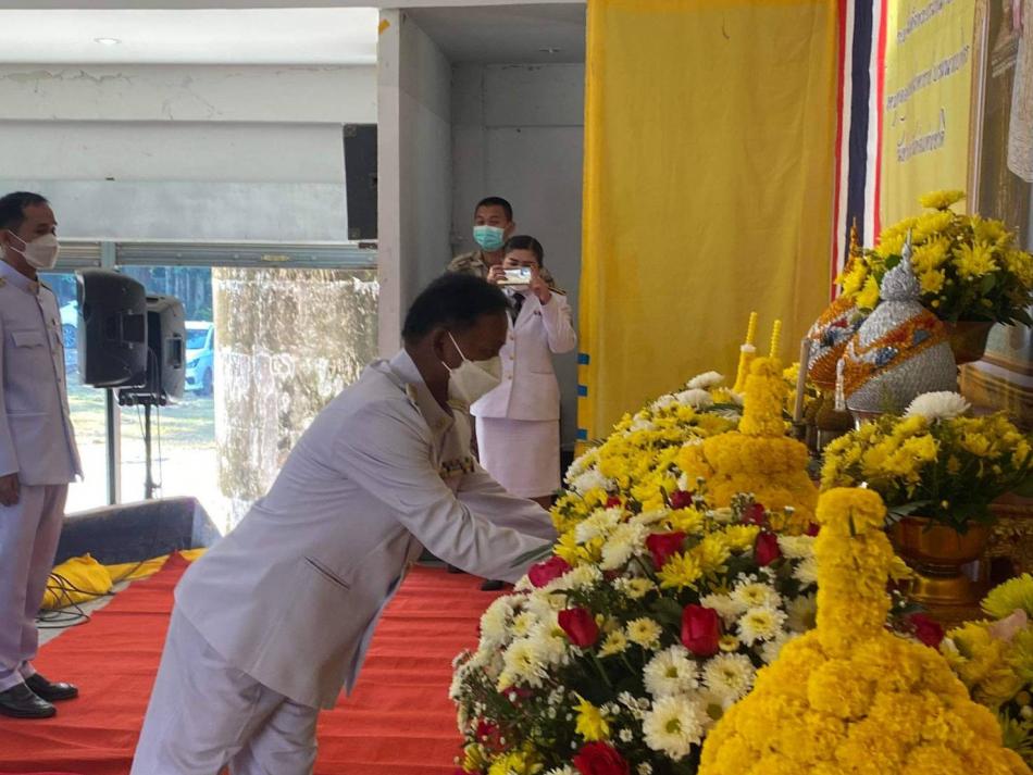 วันที่ 5 ธันวาคม เนื่องในวันคล้ายวันพระบรมราชสมภพของพระบาทสมเด็จพระบรมชนกาธิเบศร มหาภูมิพลอดุลยเดชมหาราช บรมนาถบพิตร วันชาติ วันพ่อแห่งชาติ