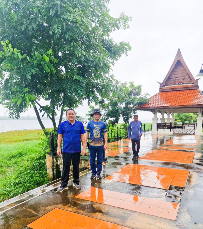 ตัดหญ้าปรับปรุงภูมิทัศน์ เช็คระบบไฟ ดูแลความเรียบร้อยบริเวณสวนสาธารณะบึงโขงหลง 