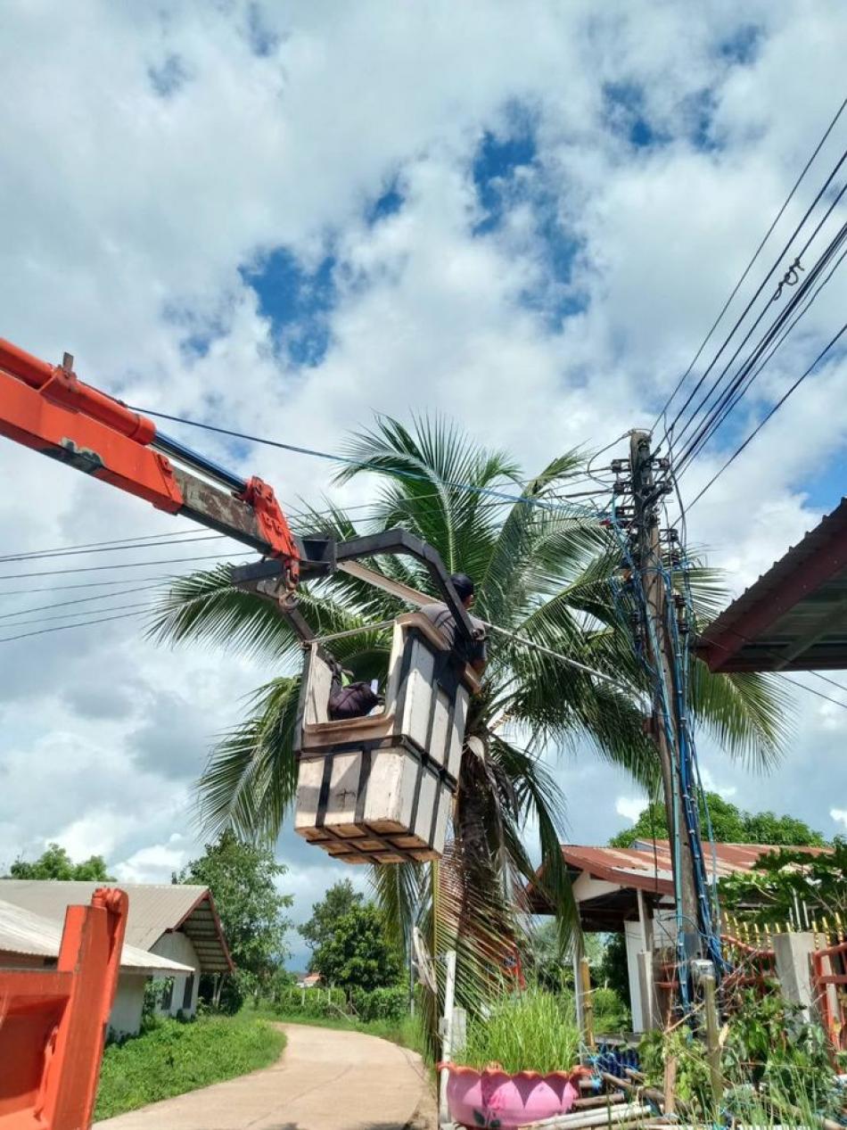 เทศบาลตำบลบึงโขงหลง ลงพื้นที่สำรวจและแก้ไขไฟส่องสว่างบ้านโพธิ์หมากแข้ง
