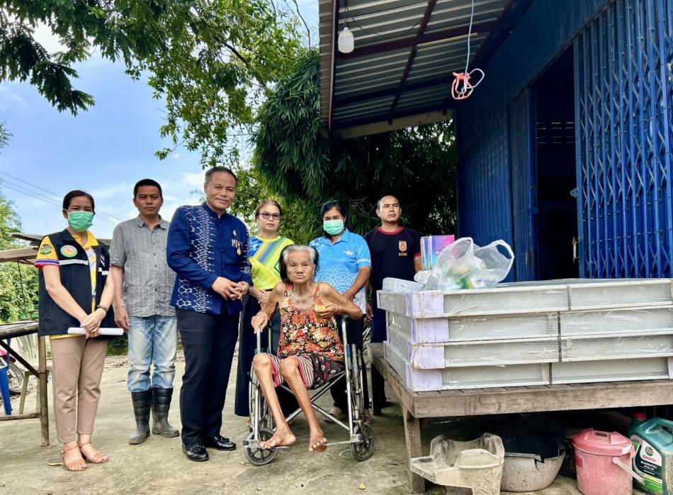 ลงพื้นที่มอบวัสดุอุปกรณ์ปรับสภาพแวดล้อมที่อยู่อาศัยสำหรับคนพิการในเขตเทศบาลตำบลบึงโขงหลง จำนวน 2 ราย