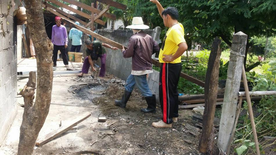 กองสวัสดิการ ลงพื้นที่ดูความคืบหน้า การปรับสภาพแวดล้อมที่อยู่อาศัยสำหรับคนพิการ บ้านดงสว่าง