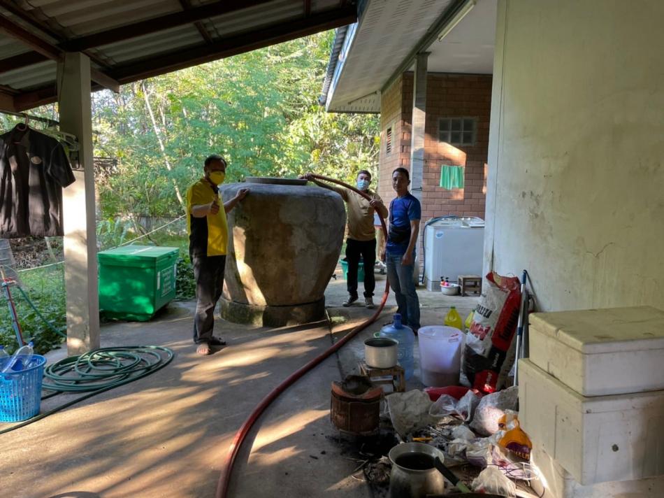 เนื่องจากชาวบ้านขอความอนุเคราะห์รถบรรทุกน้ำดับเพลิงบรรทุกน้ำเพื่อใช้สำหรับบริโภค เนื่องจากเกิดปัญหาระบบน้ำประปา